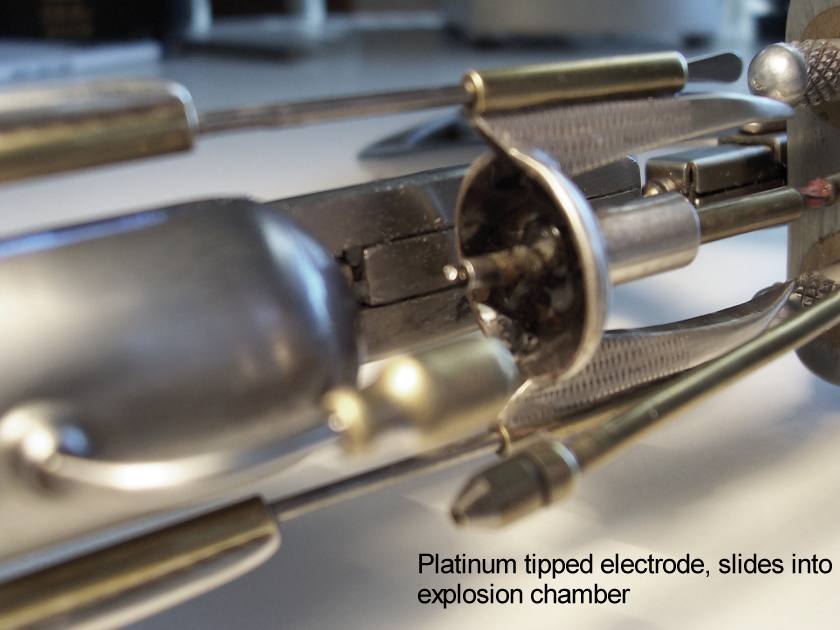 A machine that has a platinum electrode attached to it.